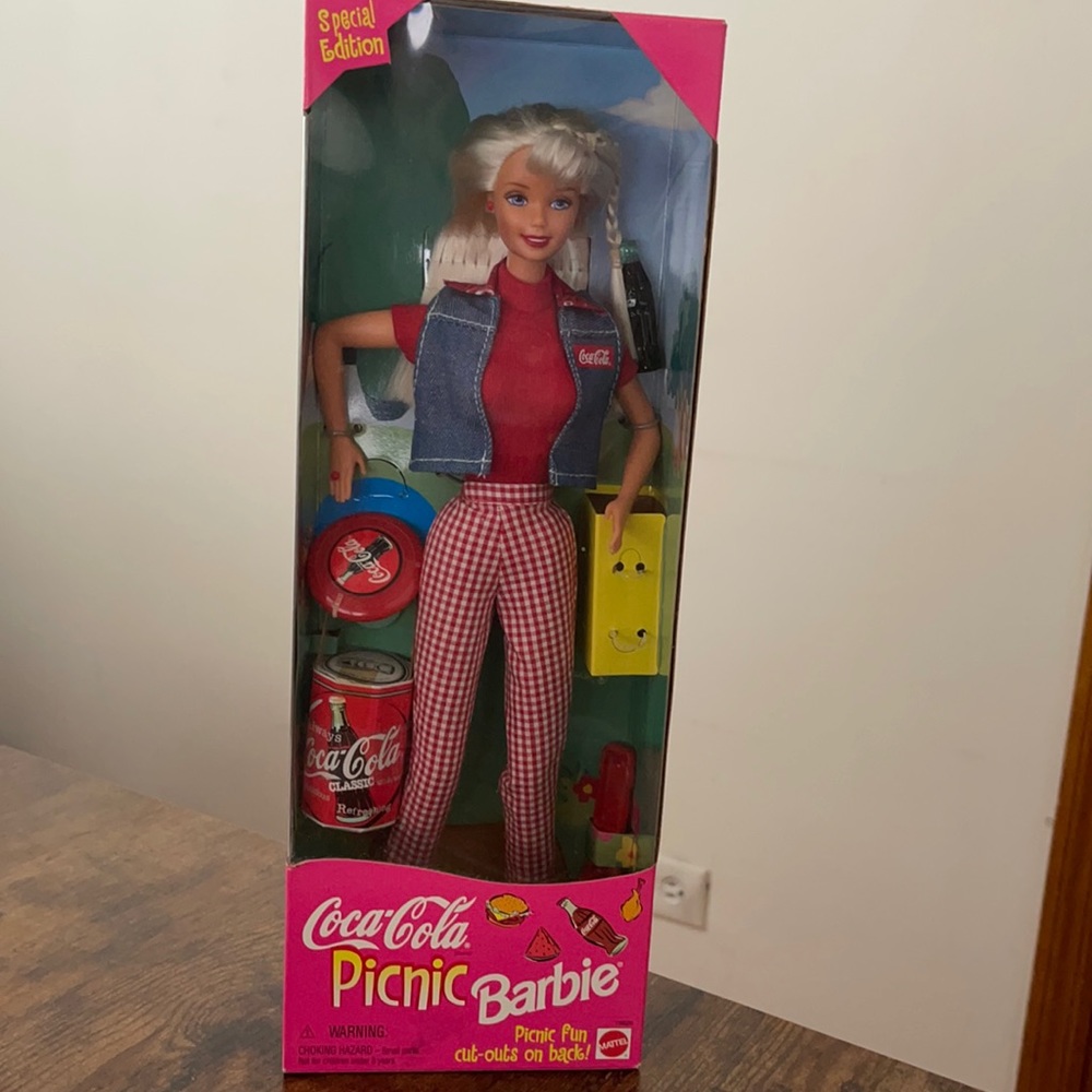 NIB, Picnic Barbie, Special Edition.